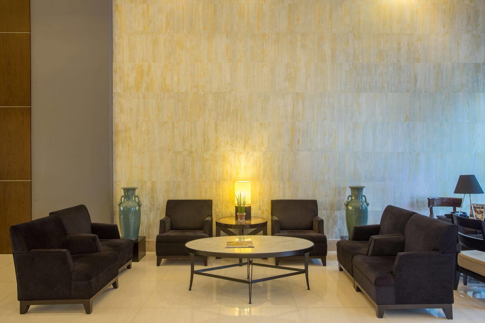 The B Hotel Alabang Muntinlupa City Kültér fotó