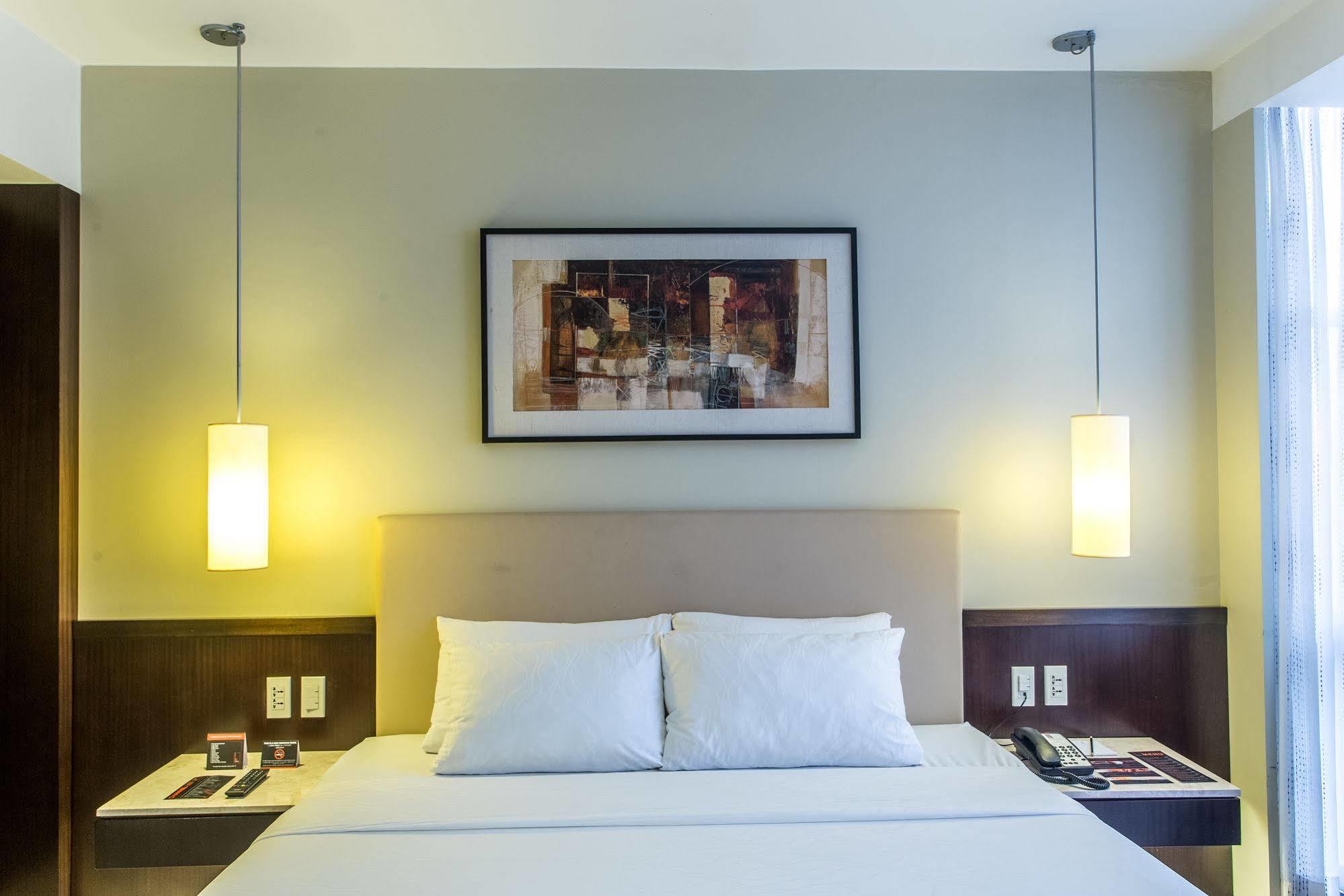 The B Hotel Alabang Muntinlupa City Kültér fotó