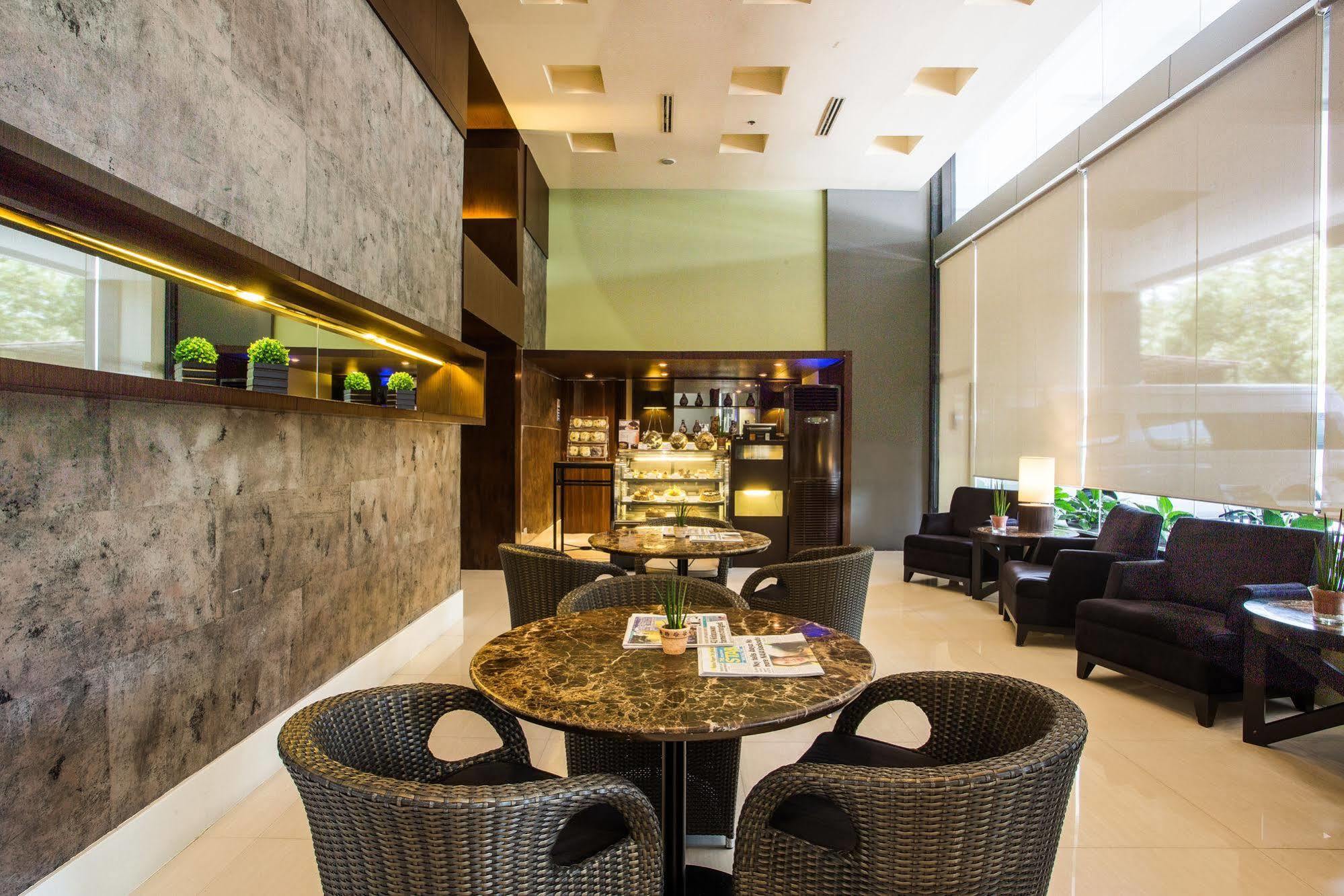 The B Hotel Alabang Muntinlupa City Kültér fotó