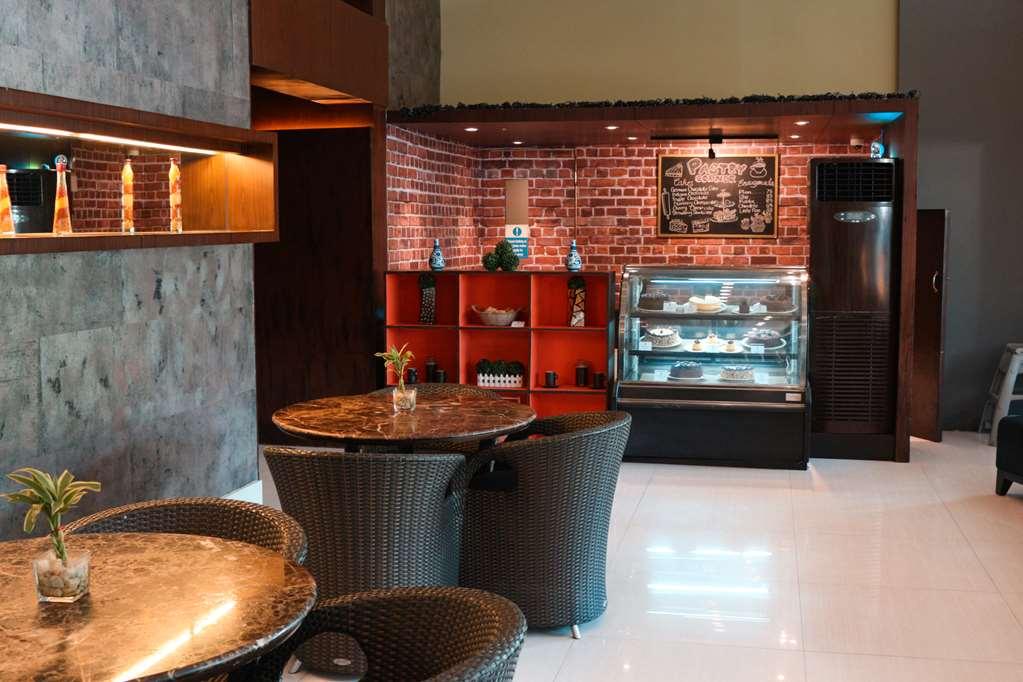 The B Hotel Alabang Muntinlupa City Étterem fotó