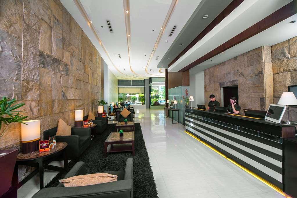 The B Hotel Alabang Muntinlupa City Beltér fotó