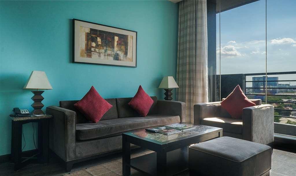 The B Hotel Alabang Muntinlupa City Szoba fotó